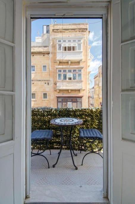 Traditional Maltese Town House In Floriana מראה חיצוני תמונה