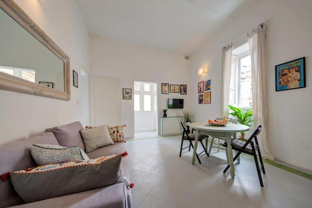 Traditional Maltese Town House In Floriana מראה חיצוני תמונה