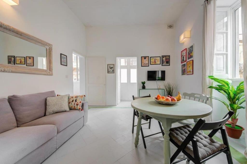 Traditional Maltese Town House In Floriana מראה חיצוני תמונה