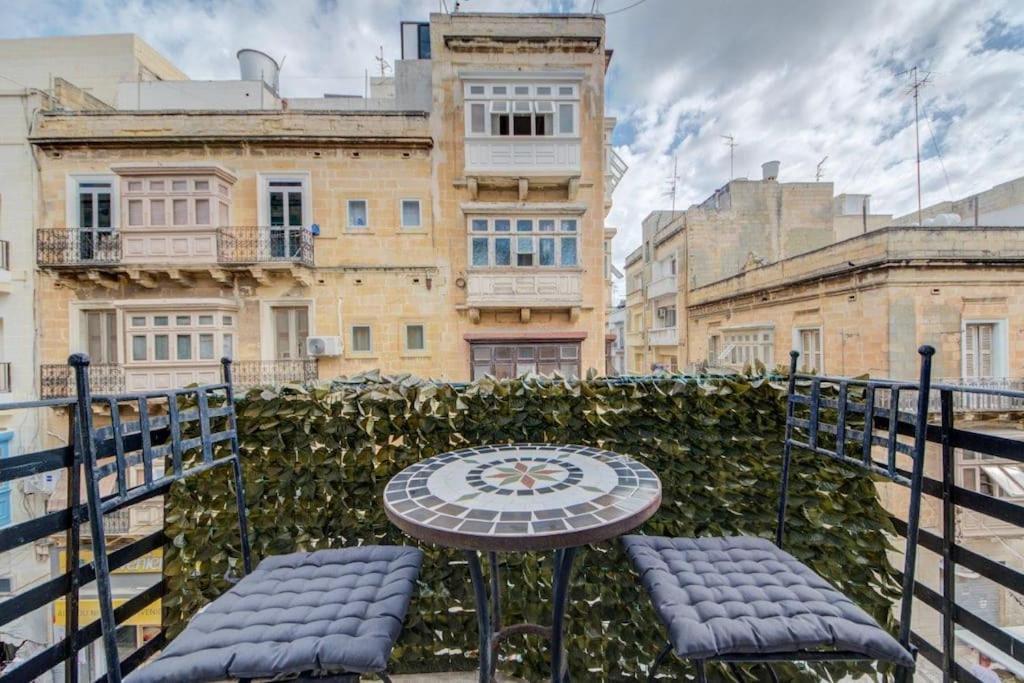 Traditional Maltese Town House In Floriana מראה חיצוני תמונה